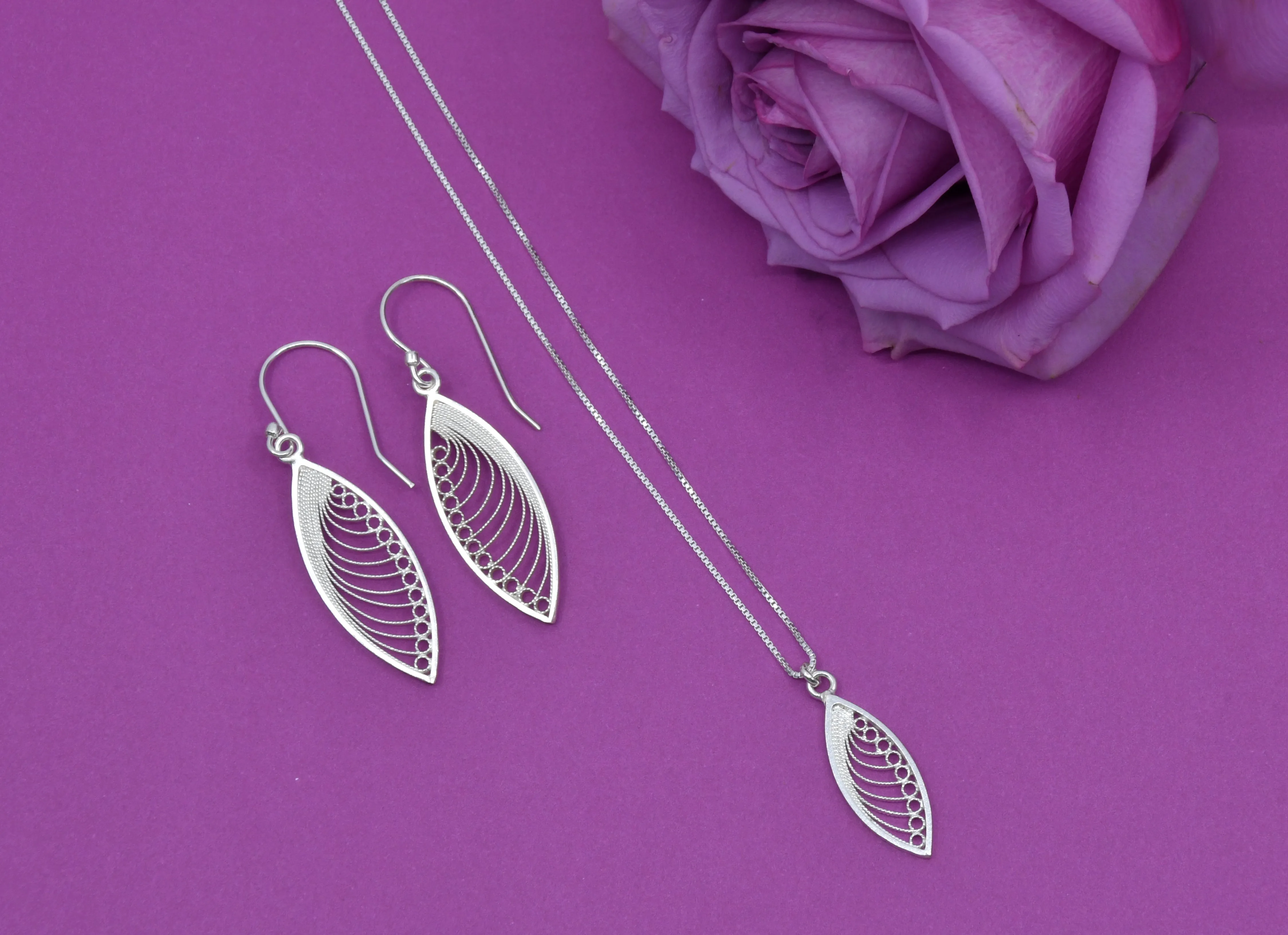 KHAYA GOLD MEDIUM EARRINGS FILIGREE
